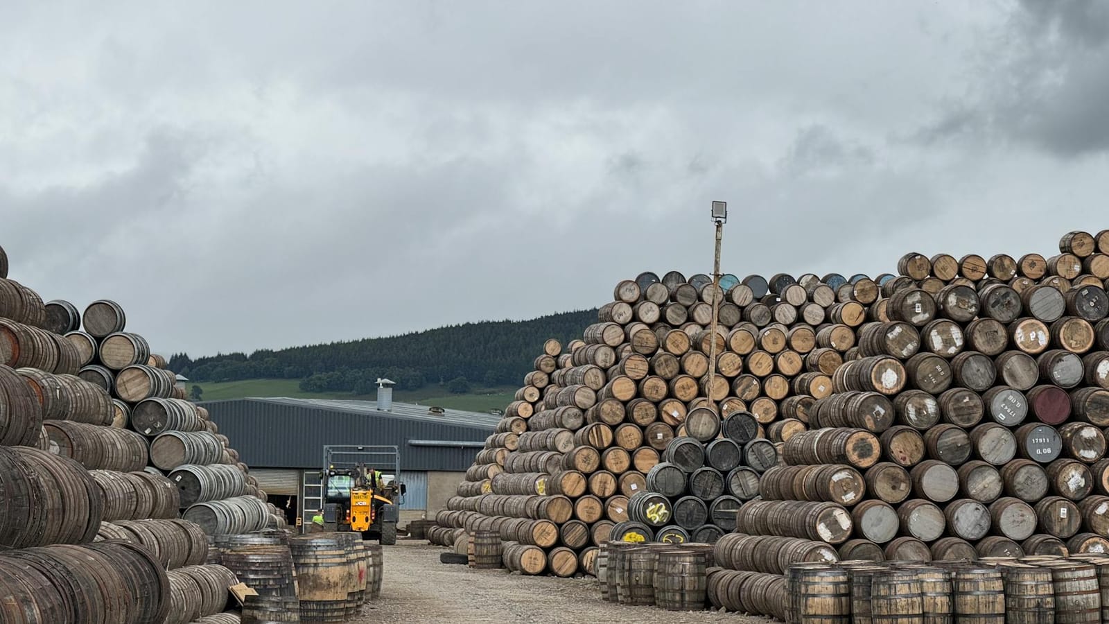 Trump lifts whisky tariffs after royal visit